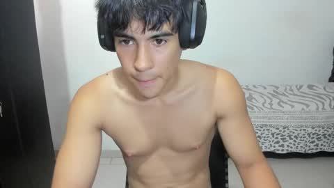 Snapshot of max_miller66 chatting on October 5, 5:20 pm Max online show from October 5, 5:20 pm