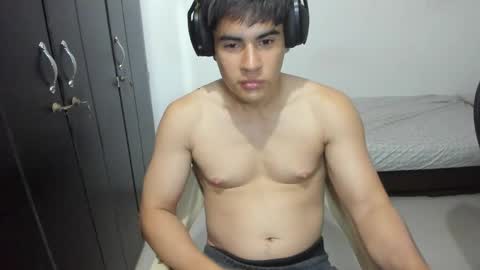 Max online show from April 23, 11:17 pm