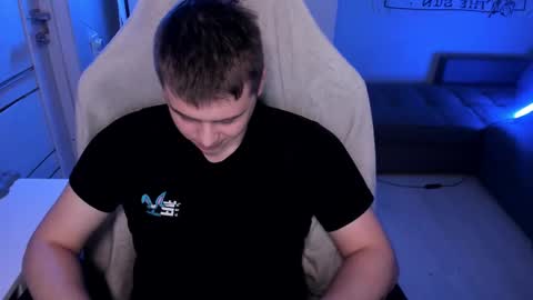 Max online show from February 14, 7:05 pm