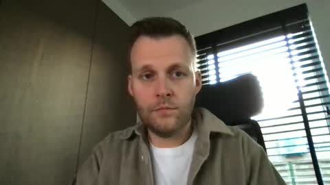 Max take off clothes online show from March 3, 6:48 am