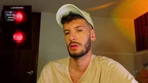 Max Taylor online show from November 27, 1:57 am