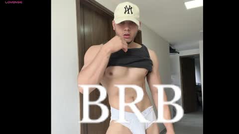 max_valiant1 online show from May 19, 11:06 am