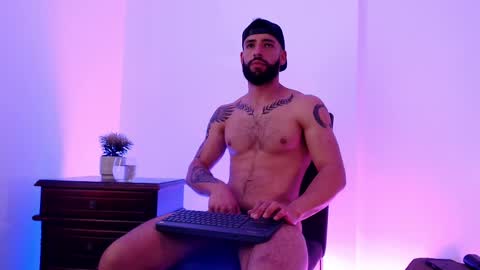 Snapshot of max_xl_ chatting on February 25, 5:08 pm max_xl_ online show from February 25, 5:08 pm
