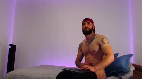 Snapshot of max_xl_ chatting on September 30, 10:42 pm max_xl_ online show from September 30, 10:42 pm