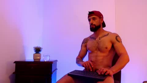 Snapshot of max_xl_ chatting on March 3, 8:54 pm max_xl_ online show from March 3, 8:54 pm