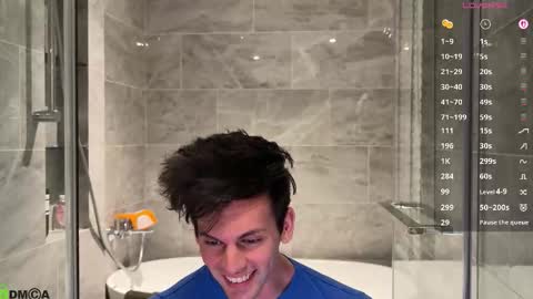 Max online show from October 29, 8:09 pm