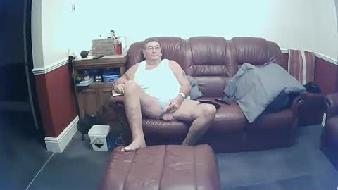 Snapshot of maxi_johnes chatting on October 12, 10:44 pm MAX online show from October 12, 10:44 pm