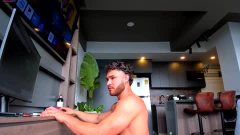 maximo_and_marcelo online show from December 14, 12:00 pm