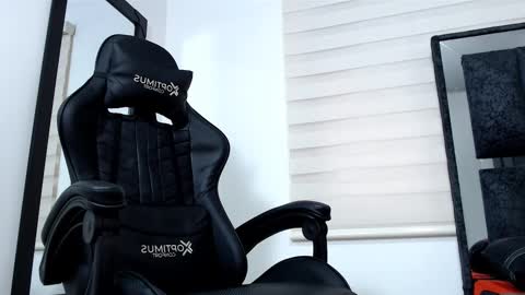 Maximo Sebastian online show from February 23, 9:59 pm