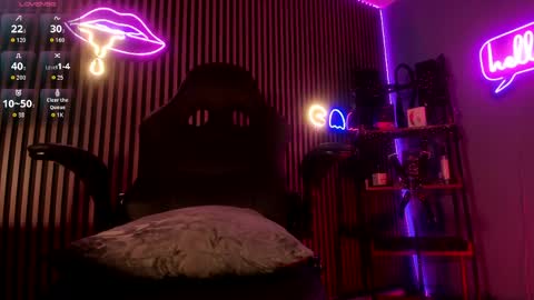 MAXIMO online show from April 22, 3:24 am