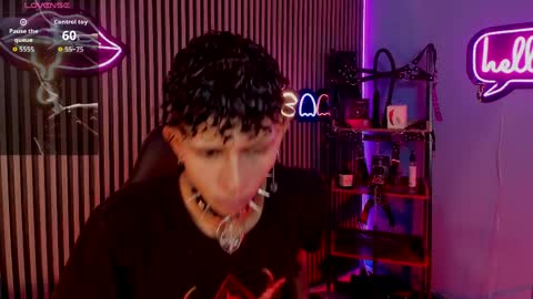 MAXIMO online show from May 18, 3:16 am