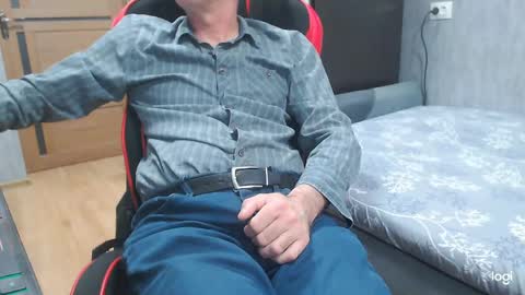 maximus3334 online show from April 12, 8:35 pm