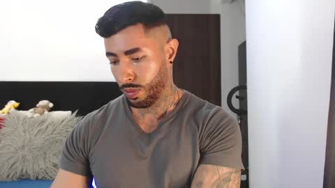 Independent Model online show from May 12, 3:59 am
