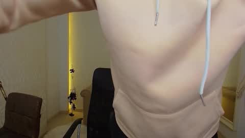 MaxKaiden online show from November 17, 5:32 am