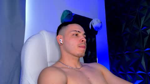 MAX online show from December 15, 8:16 pm