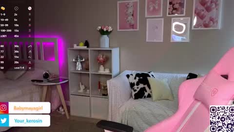 Snapshot of maya_blonde18 chatting on March 10, 7:33 am Maya online show from March 10, 7:33 am