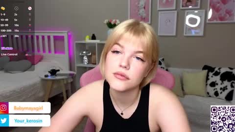Snapshot of maya_blonde18 chatting on March 3, 3:41 am Maya online show from March 3, 3:41 am