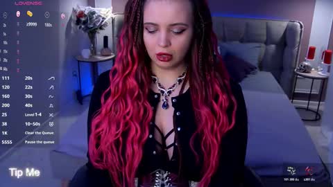 Maya Mils online show from December 17, 1:34 am