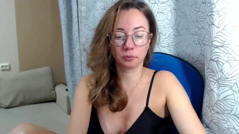 Maya online show from November 15, 3:13 pm