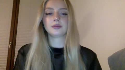 mayaflirt online show from March 25, 9:32 pm