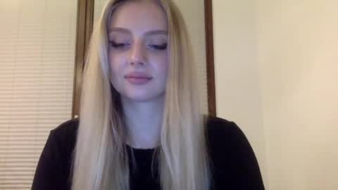 mayaflirt online show from May 14, 8:29 pm
