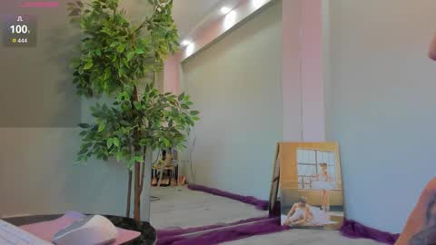 Maya online show from October 1, 4:44 am