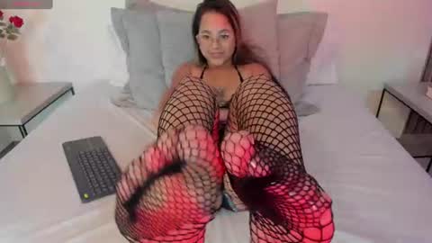 mayalee_ online show from June 22, 10:50 pm