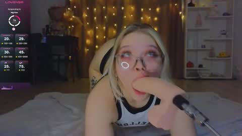 Maya  online show from March 4, 2:17 am