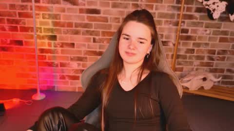 maybloom_ online show from March 23, 12:10 pm