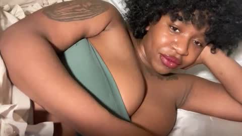 mayluvsu online show from February 25, 5:11 am