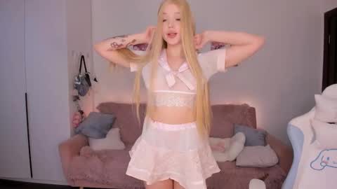 Snapshot of mayya_cuute chatting on September 29, 5:17 am Mila online show from September 29, 5:17 am