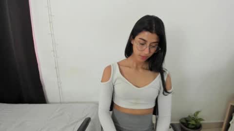 Snapshot of mazikeen_18 chatting on September 19, 1:15 pm mazikeen_18 online show from September 19, 1:15 pm