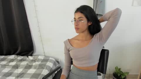 Snapshot of mazikeen_18 chatting on March 3, 3:00 pm mazikeen_18 online show from March 3, 3:00 pm