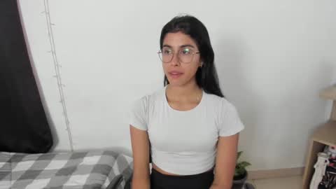 Snapshot of mazikeen_18 chatting on October 3, 11:40 am mazikeen_18 online show from October 3, 11:40 am