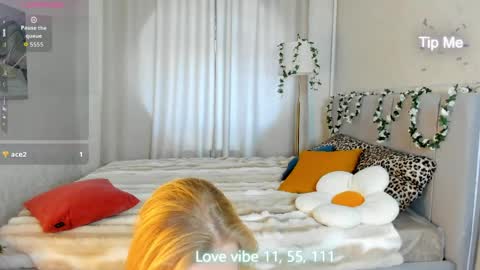 Melissa online show from March 26, 1:22 am