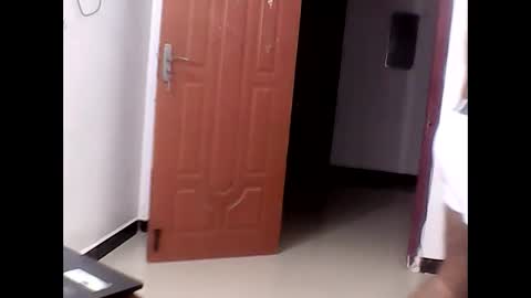 me_hai12 online show from February 6, 11:37 pm