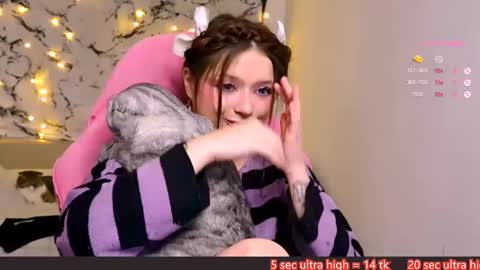 Snapshot of me_hanna chatting on February 9, 9:28 pm Hanna online show from February 9, 9:28 pm