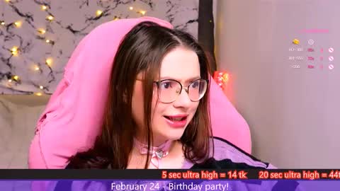 Snapshot of me_hanna chatting on February 18, 11:19 pm Hanna online show from February 18, 11:19 pm