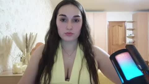 Melissa online show from February 8, 7:27 pm