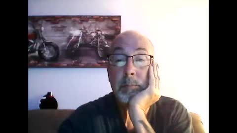 me at home online show from October 25, 12:04 pm