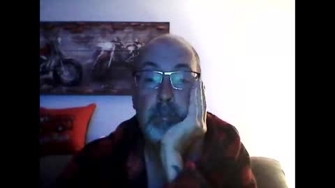 Snapshot of meathome3 chatting on October 16, 10:15 am me at home online show from October 16, 10:15 am