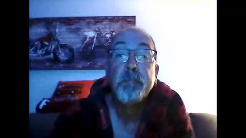 Snapshot of meathome3 chatting on September 19, 10:08 am me at home online show from September 19, 10:08 am