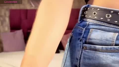 Megan online show from April 9, 12:00 pm