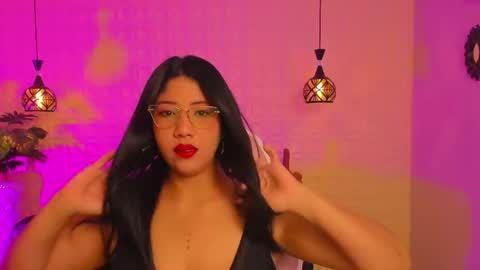 Snapshot of megan_bigboobs3 chatting on October 19, 10:20 am Megan online show from October 19, 10:20 am