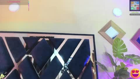     online show from March 31, 12:05 pm