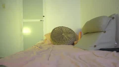 megan online show from October 27, 6:02 am