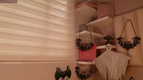 Snapshot of megan_moore__ chatting on October 10, 1:17 pm online show from October 10, 1:17 pm