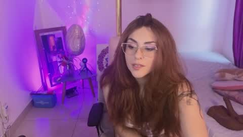                 Laura                 online show from April 7, 10:12 pm