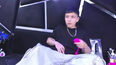 megan_thompsonn_ online show from December 19, 2:29 am