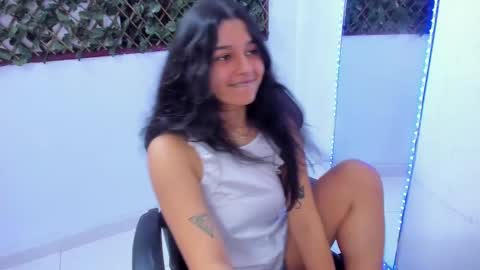 Snapshot of megan_whitte_01 chatting on February 13, 4:00 am megan white 01  online show from February 13, 4:00 am